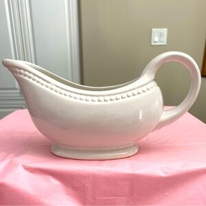 Tabletops Gallery “Isabella Bead” White Ceramic Gravy Boat Beaded Pattern